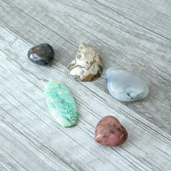 5 piece crystal gemstone set, amazonite ammonite rhodonite sodalite & moss agate - Picture 2 of 3